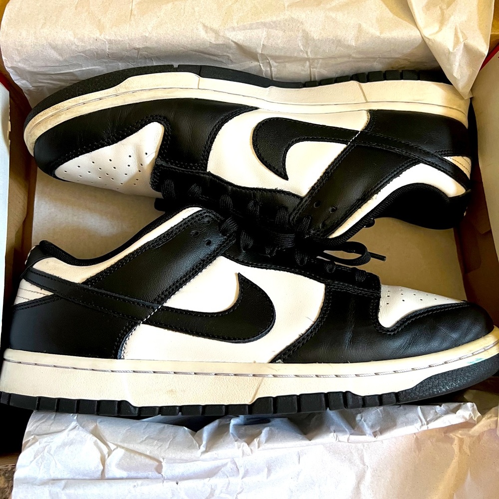 Mens Nike Dunk Low Panda Sneakers Size 11.5